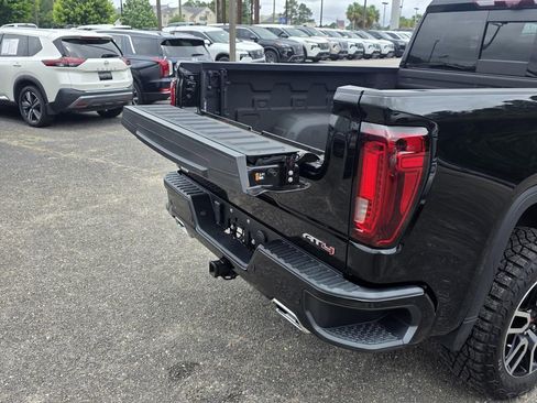 Used 2024 GMC Sierra 1500 AT4 w/ Technology Package AWD/4WD image 44