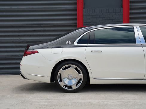 Used 2021 Mercedes-Benz Maybach S 580 4MATIC image 3