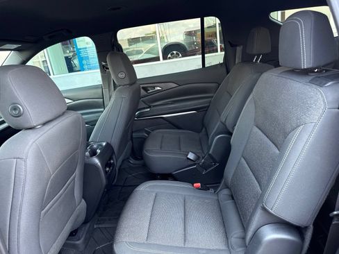 Used 2024 Chevrolet Traverse LT FWD image 17