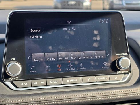 Used 2025 Nissan Rogue SV image 20