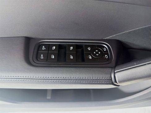Used 2024 Porsche Cayenne Turbo GT AWD/4WD image 8
