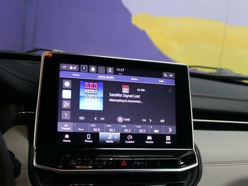 Used 2023 Jeep Compass Limited w/ Sun and Sound Group AWD/4WD image 18