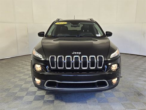 Used 2016 Jeep Cherokee Limited image 3