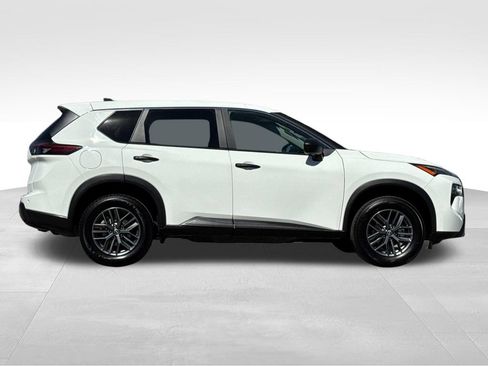 Used 2024 Nissan Rogue S FWD image 6