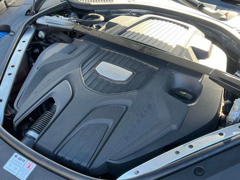 Certified 2020 Porsche Panamera Edition image 34
