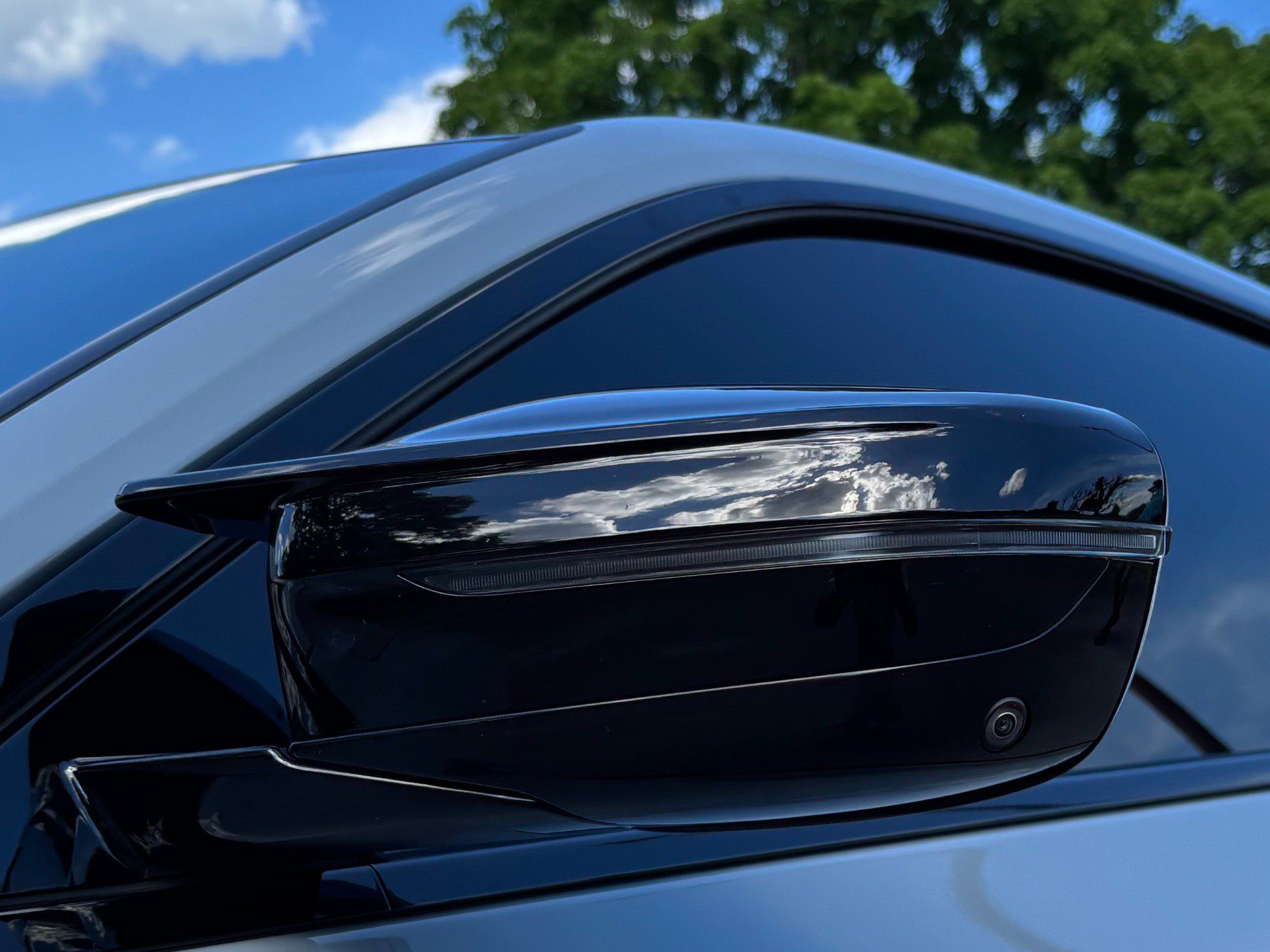 Used 2021 BMW M4 Coupe w/ Executive Package RWD image 13