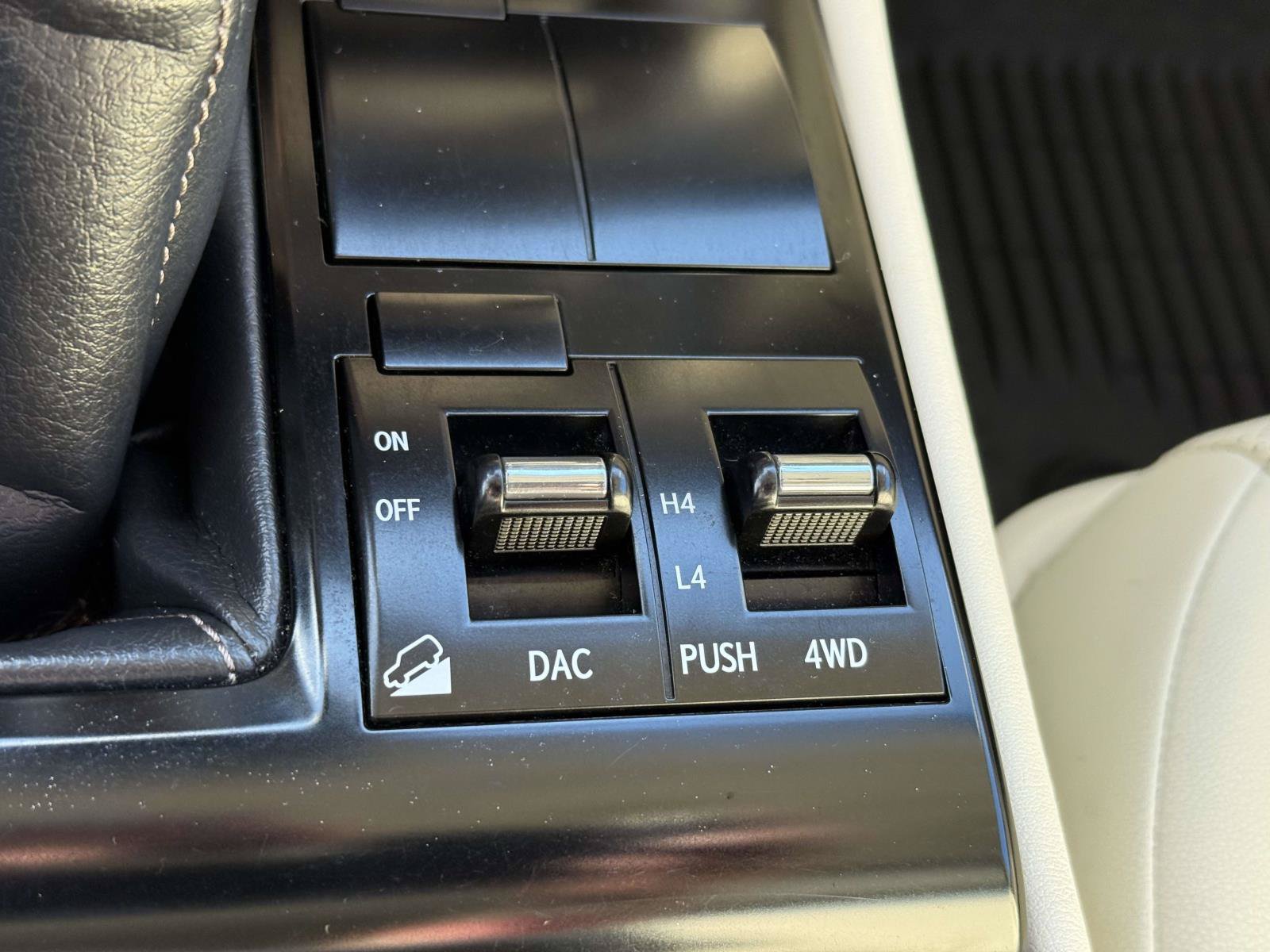 Used 2021 Lexus GX 460 Premium w/ Premium Package AWD/4WD image 23