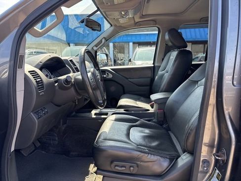 Used 2016 Nissan Frontier PRO-4X w/ Pro-4x Luxury Package image 9