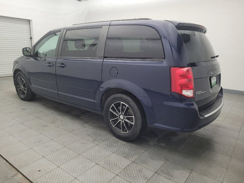 Used 2017 Dodge Grand Caravan GT image 3