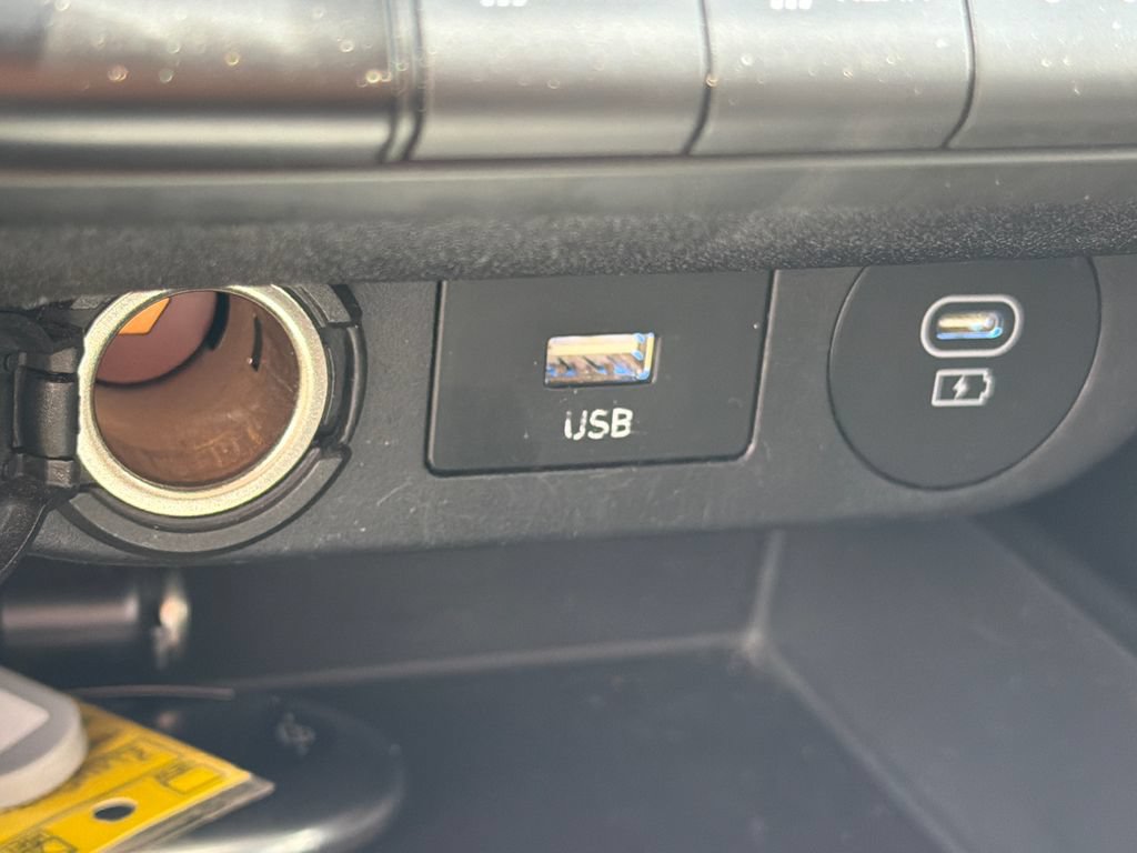 Used 2024 Hyundai Elantra SEL FWD image 32