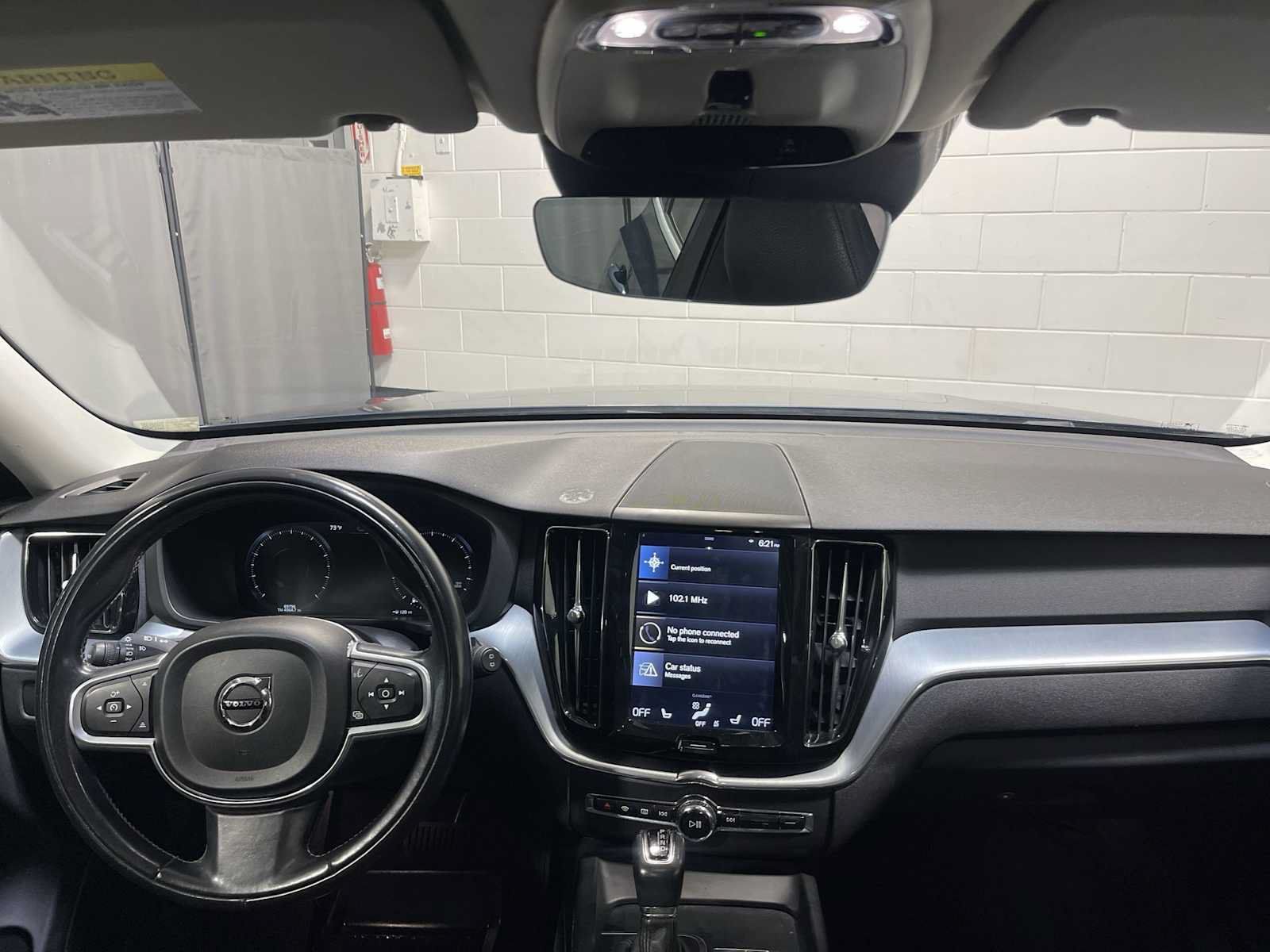 Used 2018 Volvo XC60 T5 Momentum w/ Vision Package AWD/4WD image 10