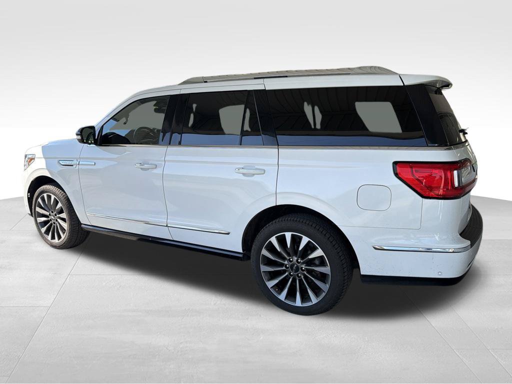 Used 2021 Lincoln Navigator Reserve AWD/4WD image 3