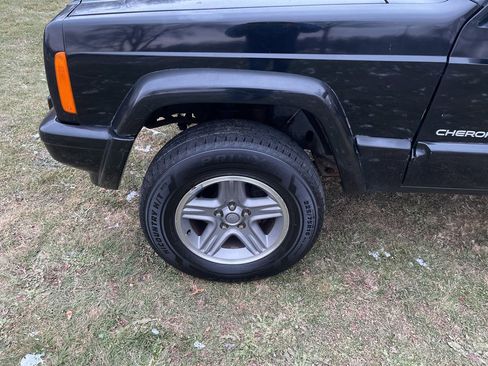 Used 2000 Jeep Cherokee Classic image 28