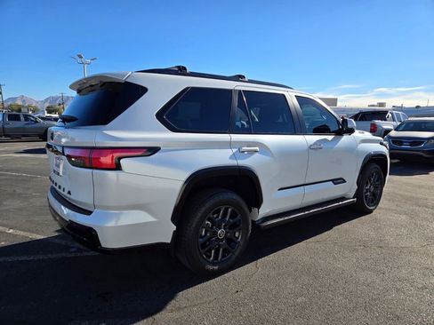 Used 2024 Toyota Sequoia Platinum image 5