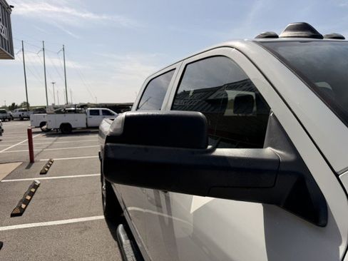 Used 2022 RAM 2500 Tradesman w/ Chrome Appearance Group AWD/4WD image 23