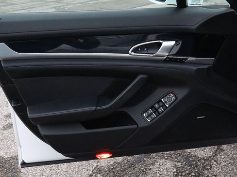 Used 2016 Porsche Panamera Edition image 13