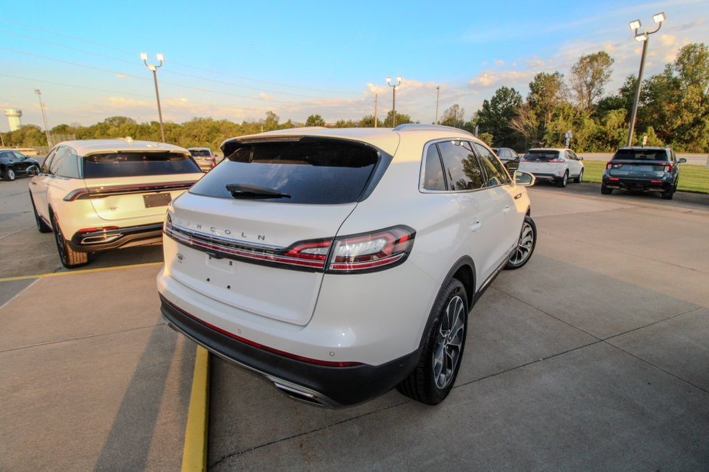 Used 2023 Lincoln Nautilus Reserve w/ Equipment Group 201A AWD/4WD image 3
