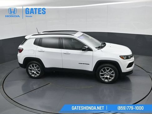 Used 2022 Jeep Compass Latitude w/ Sun and Sound Group AWD/4WD image 52