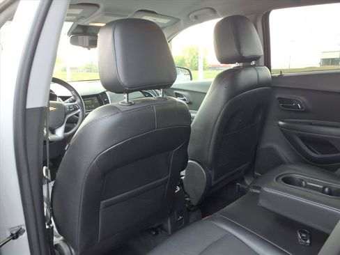 Used 2019 Chevrolet Trax LT w/ LT Convenience Package AWD/4WD image 27