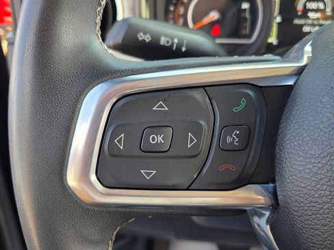 Used 2025 Jeep Wrangler Unlimited Sahara AWD/4WD image 27