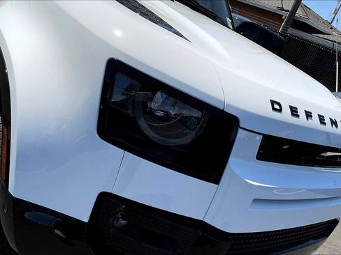 New 2025 Land Rover Defender 90 V8 image 33