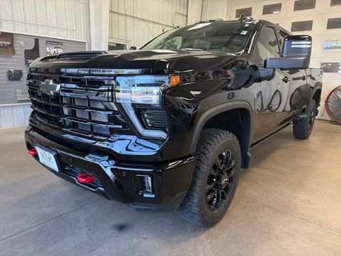 Used 2025 Chevrolet Silverado 3500 LTZ w/ LTZ Plus Package AWD/4WD image 2