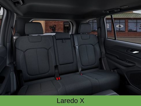 New 2025 Jeep Grand Cherokee Laredo X w/ Luxury Tech Group I AWD/4WD image 17