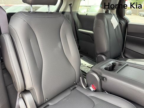 New 2026 Kia Carnival SX Prestige FWD image 25