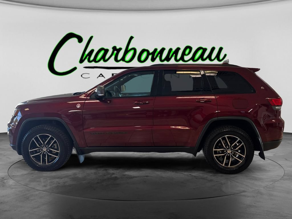 Used 2017 Jeep Grand Cherokee Trailhawk w/ Trailhawk Luxury Group AWD/4WD image 2