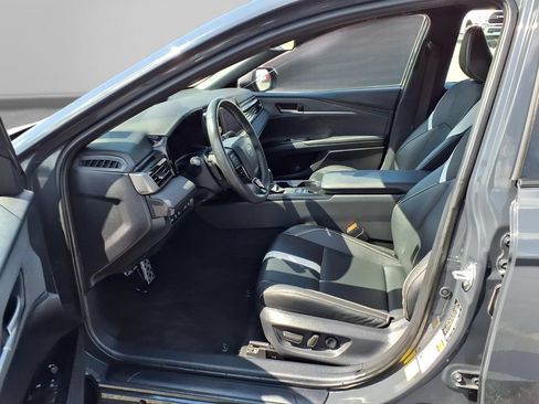 Used 2025 Toyota Camry SE FWD image 20