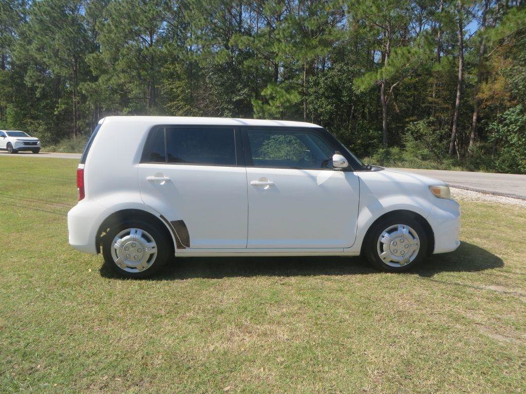 Used 2014 Scion xB FWD image 5