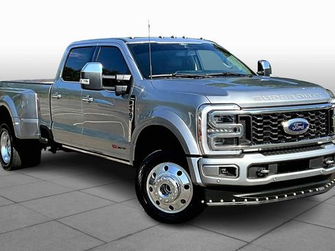 Used 2024 Ford F450 Limited image 3