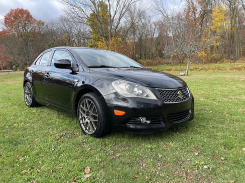 Used 2010 Suzuki Kizashi GTS image 4