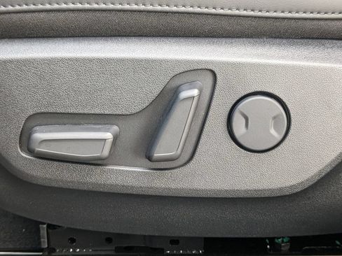 Used 2025 Kia EV6 Light w/ Light LR Technology Package RWD image 24