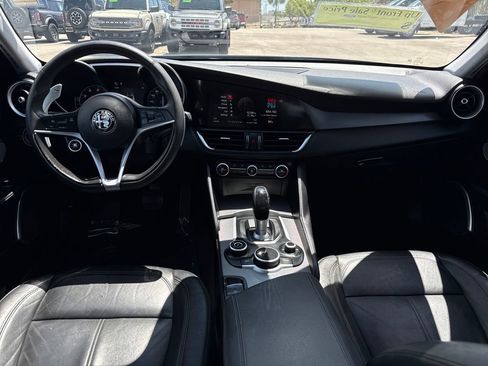 Used 2017 Alfa Romeo Giulia Ti AWD/4WD image 6