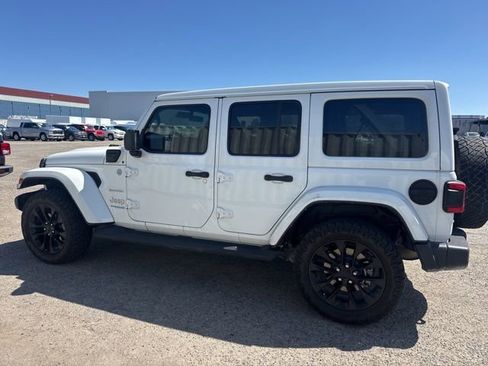 Used 2022 Jeep Wrangler Unlimited Sahara AWD/4WD image 8
