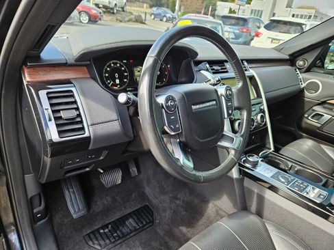 Used 2018 Land Rover Discovery HSE image 15