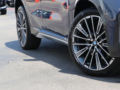 Used 2025 BMW X1 xDrive28i w/ Premium Package AWD/4WD image 3