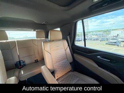 Used 2023 Cadillac Escalade Sport AWD/4WD image 16