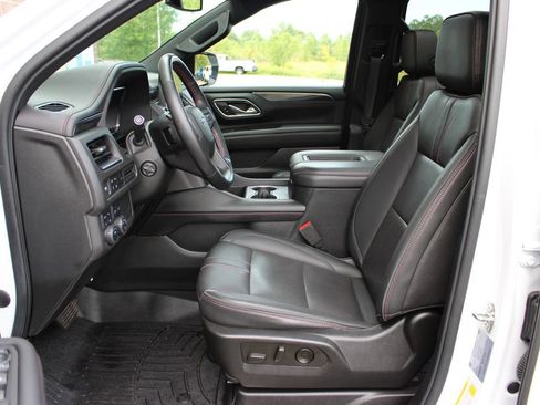 Certified 2022 Chevrolet Suburban RST w/ Luxury Package AWD/4WD image 11
