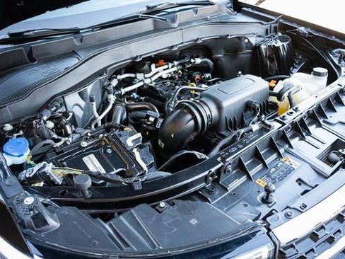 Used 2024 Ford Explorer XLT w/ Equipment Group 202A image 33