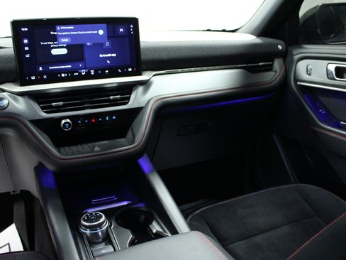 Used 2025 Ford Explorer ST RWD image 20