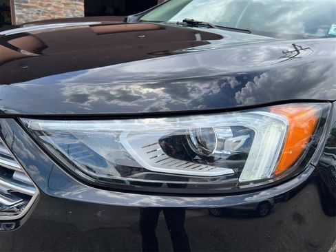 Used 2022 Ford Edge Titanium AWD/4WD image 17