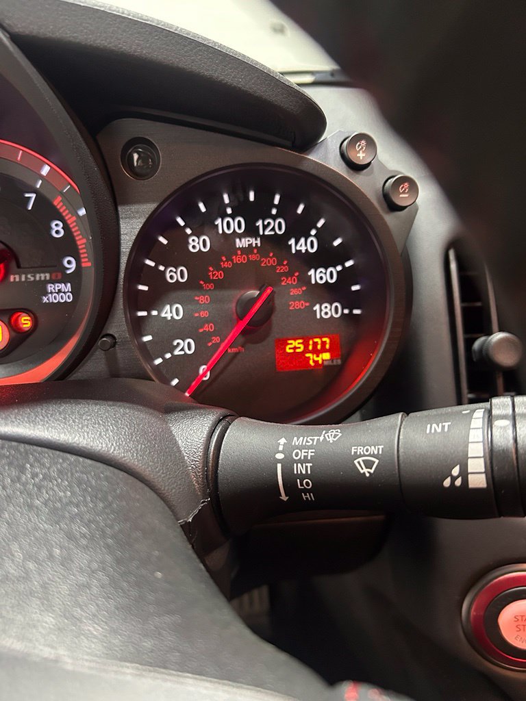 Used 2017 Nissan 370Z NISMO RWD image 18