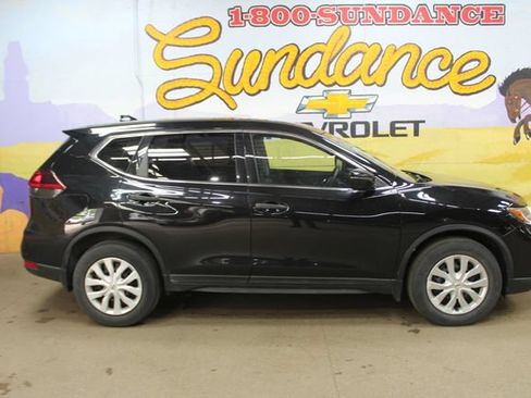 Used 2018 Nissan Rogue S FWD image 1