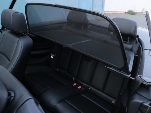 Used 2011 BMW 135i Convertible image 16