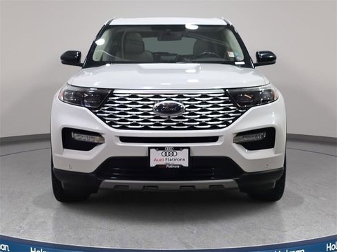 Used 2020 Ford Explorer Platinum w/ Premium Technology Package image 3