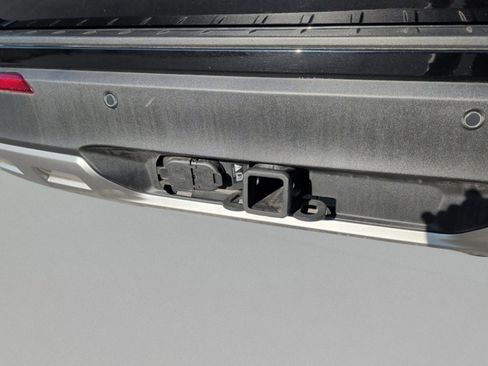 Used 2025 Ford Explorer Active w/ Active Comfort Package image 32