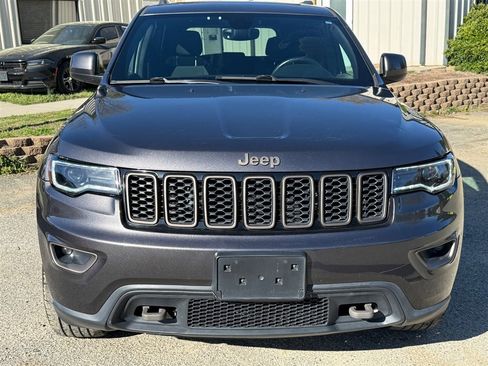 Used 2017 Jeep Grand Cherokee Laredo image 8