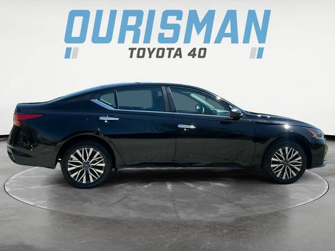 Used 2025 Nissan Altima 2.5 SV image 8